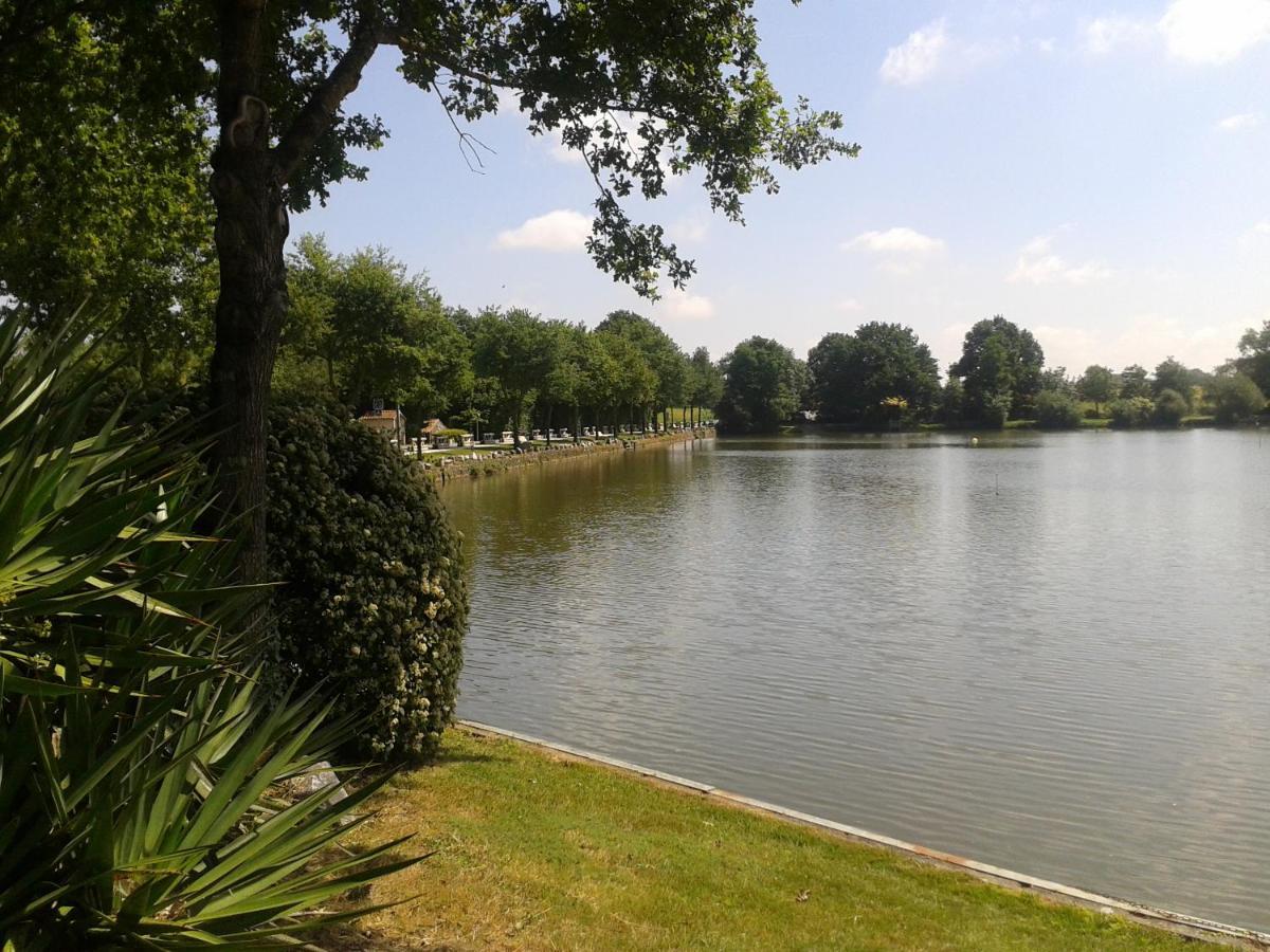 Camping Oaki Mesnard-la-Barotière المظهر الخارجي الصورة