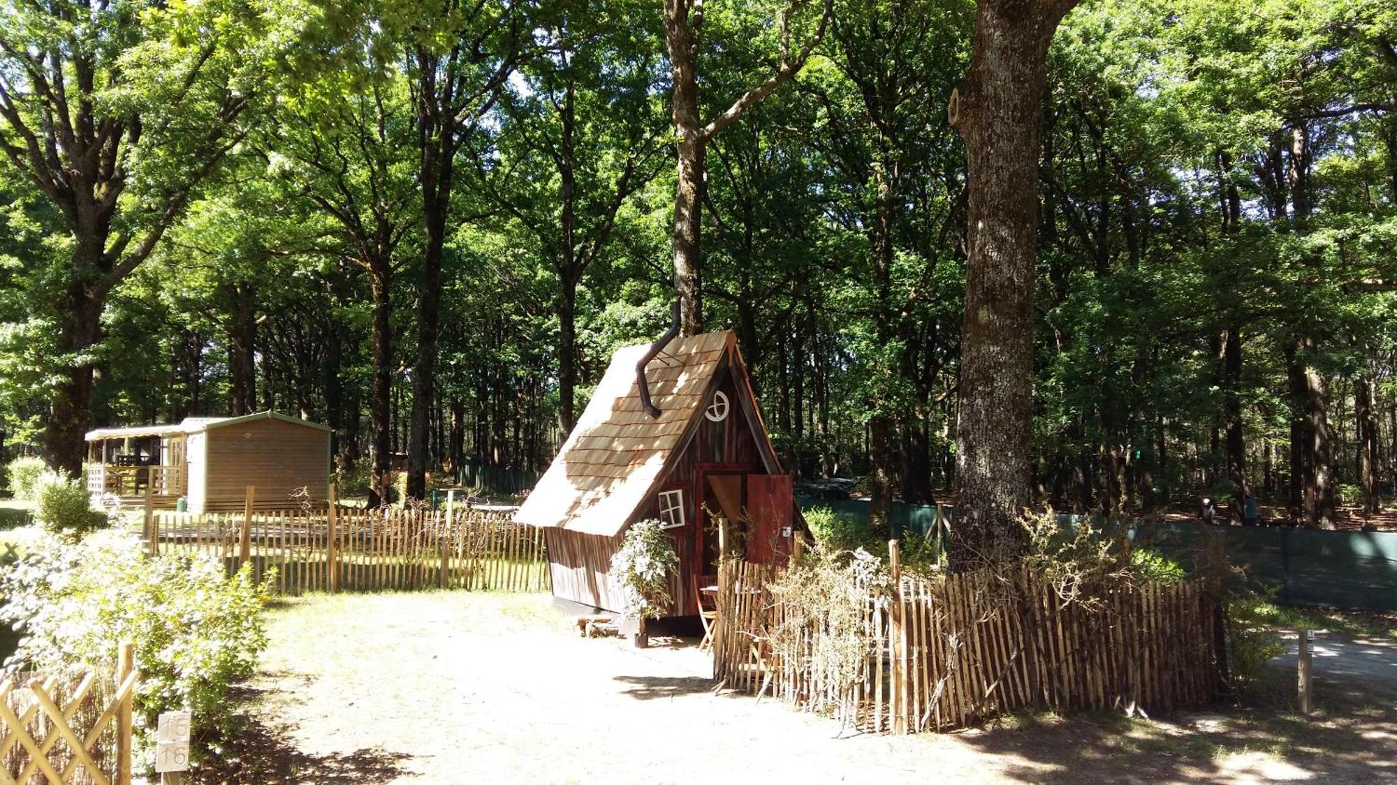 Camping Oaki Mesnard-la-Barotière المظهر الخارجي الصورة